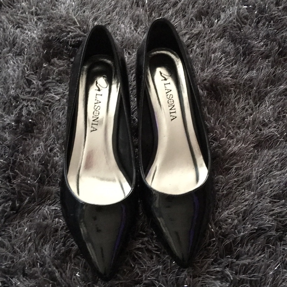 Pointed Toe Kitten Pinup Heels